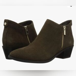 Taryn Rose Women's Sabrina Ankle Boot, Loden Size 9B